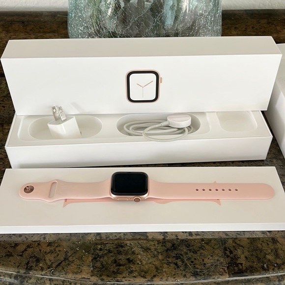 Apple Accessories - Apple I watch series 4 - 40 mm rose gold